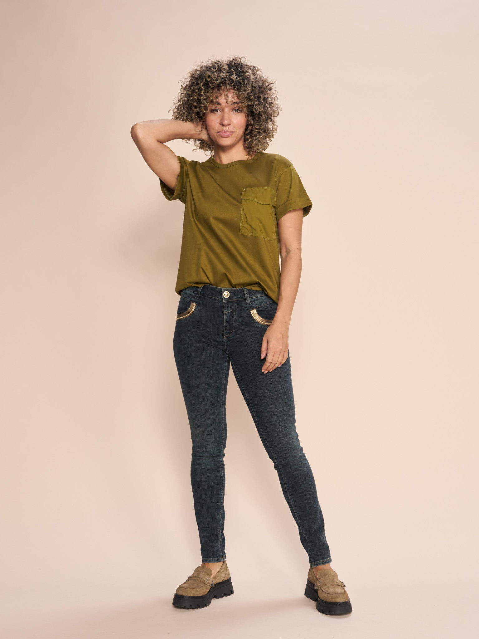 Modelshot / Dark Blue / Detail